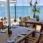Mi Capricho, Beachfront, Grownfloor, Private Garden & Terrace Апартаменты Ситио-де-Калаонда