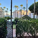 Mi Capricho, Beachfront, Grownfloor, Private Garden & Terrace Ситио-де-Калаонда