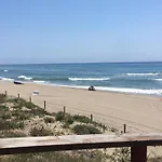 Апартаменты Mi Capricho, Beachfront, Grownfloor, Private Garden & Terrace Ситио-де-Калаонда