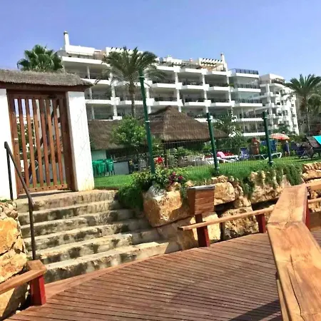 Mi Capricho, Beachfront, Grownfloor, Private Garden & Terrace Апартаменты *