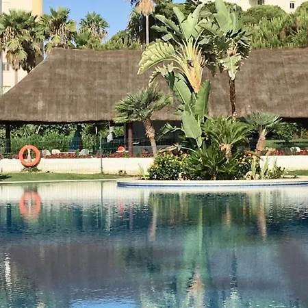 Mi Capricho, Beachfront, Grownfloor, Private Garden & Terrace Apartment *