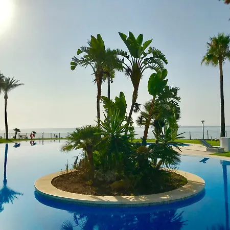 Apartment Mi Capricho, Beachfront, Grownfloor, Private Garden & Terrace