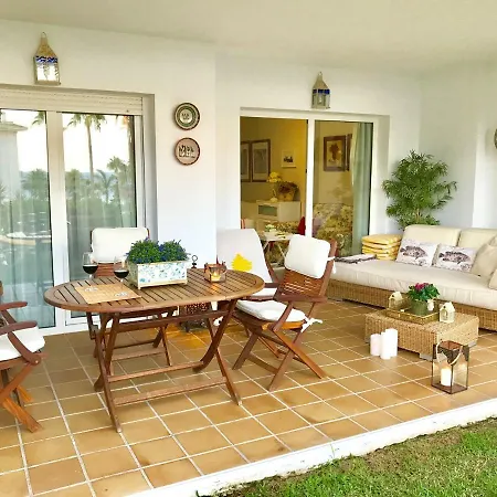 Apartment Mi Capricho, Beachfront, Grownfloor, Private Garden & Terrace