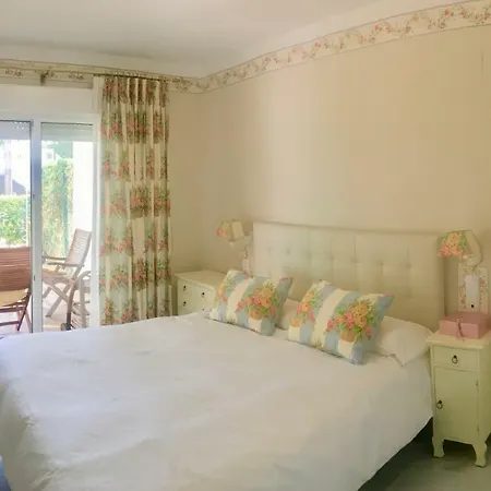 Mi Capricho, Beachfront, Grownfloor, Private Garden & Terrace *