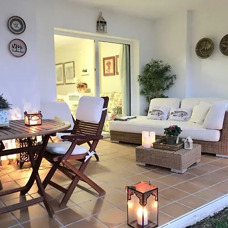 Apartment Mi Capricho, Beachfront, Grownfloor, Private Garden & Terrace *